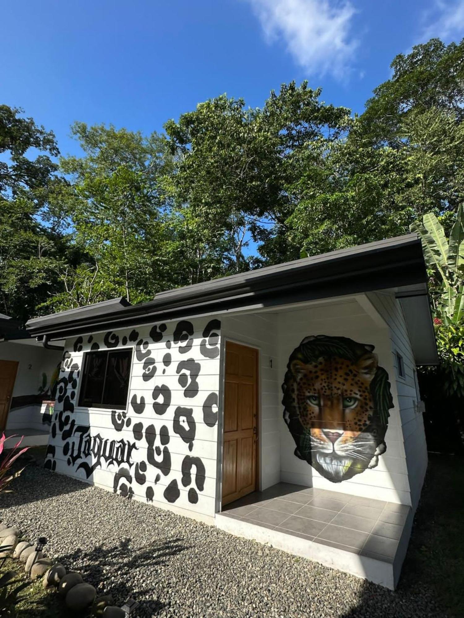 Bungalows Sloth Manzanillo  Exterior foto